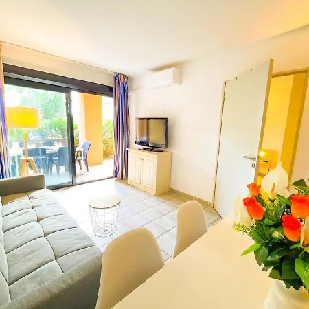 Lägenhet Spacieux T3 Dans Avec Piscine *