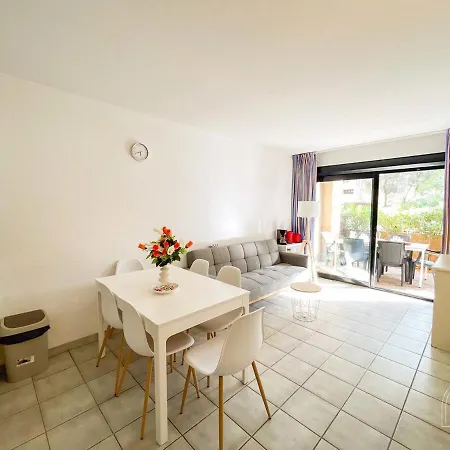 Lägenhet Spacieux T3 Dans Avec Piscine *